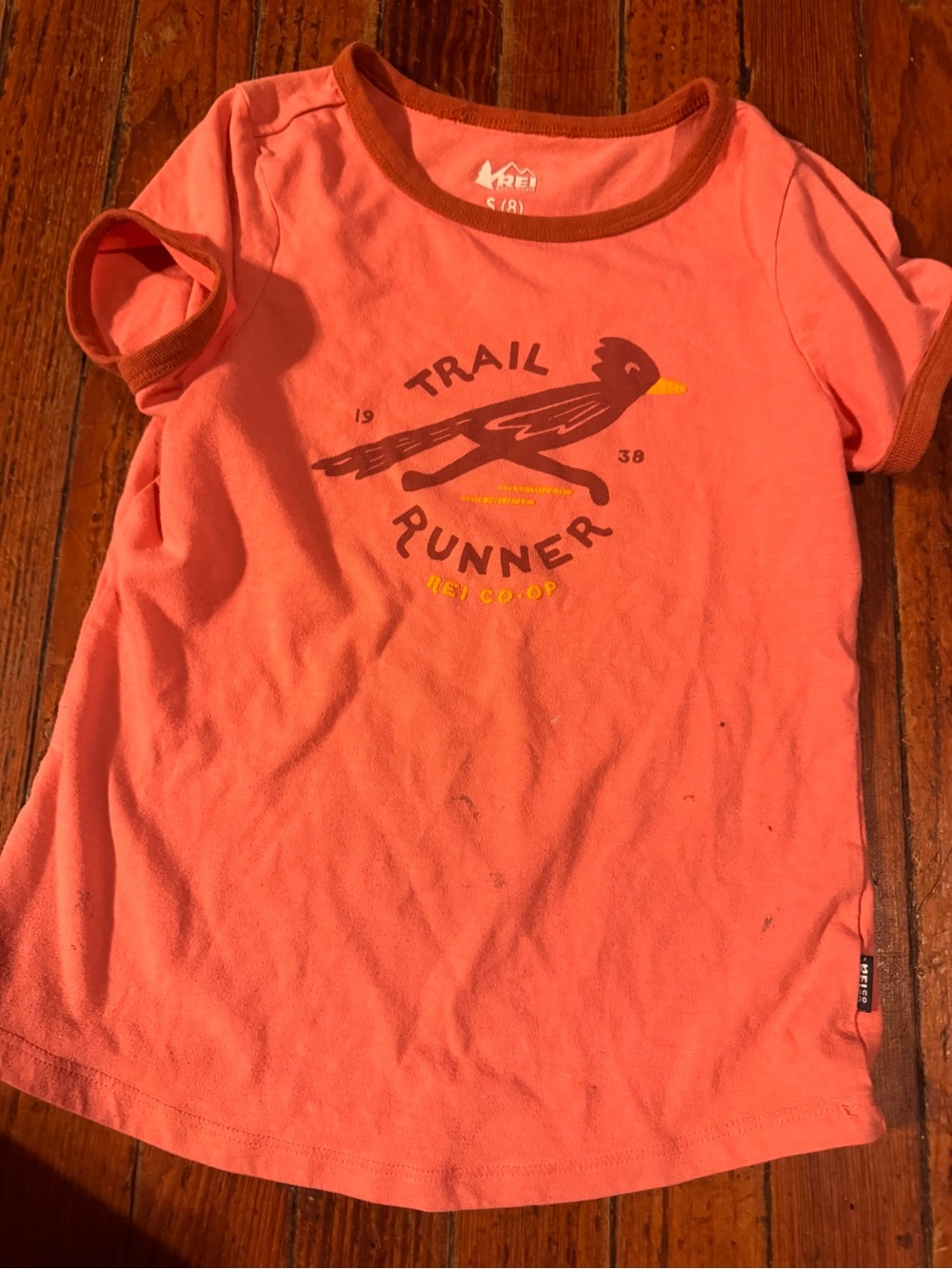REI Coral Short-Sleeve Trail Runner Graphic Tee girls size 8